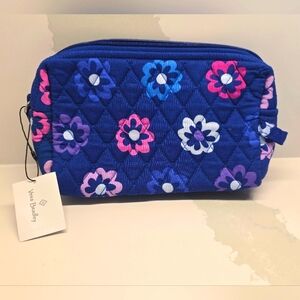Vera Bradley Cosmetic case